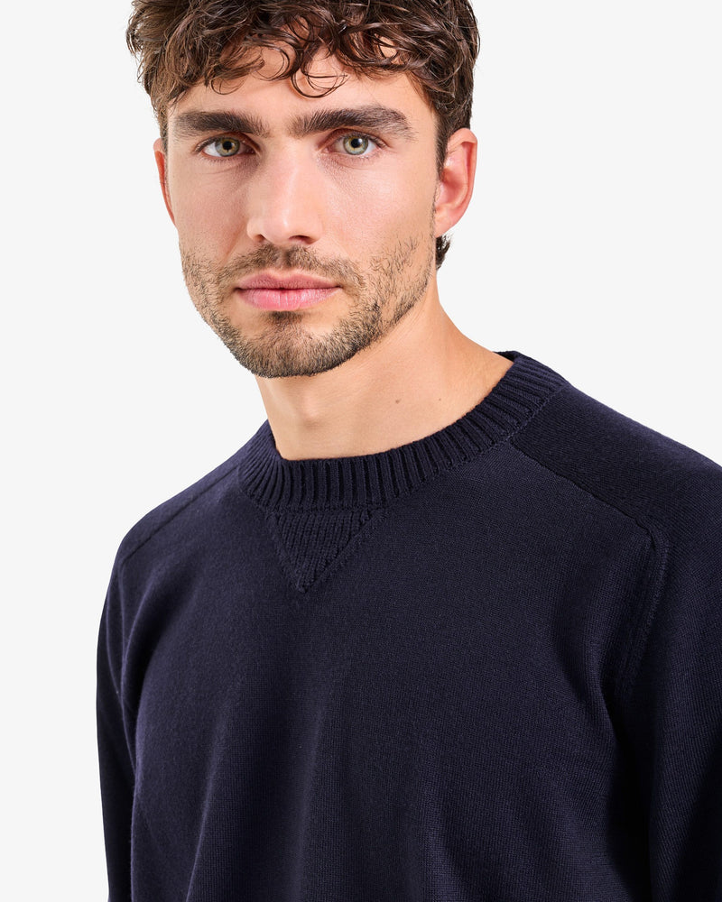 Maglia in lana girocollo